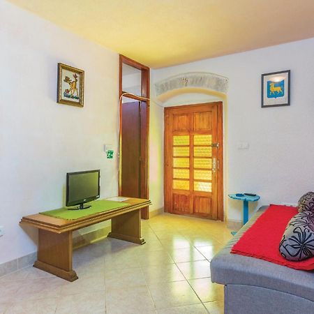 Pet Friendly Apartment In Porec With Wifi المظهر الخارجي الصورة