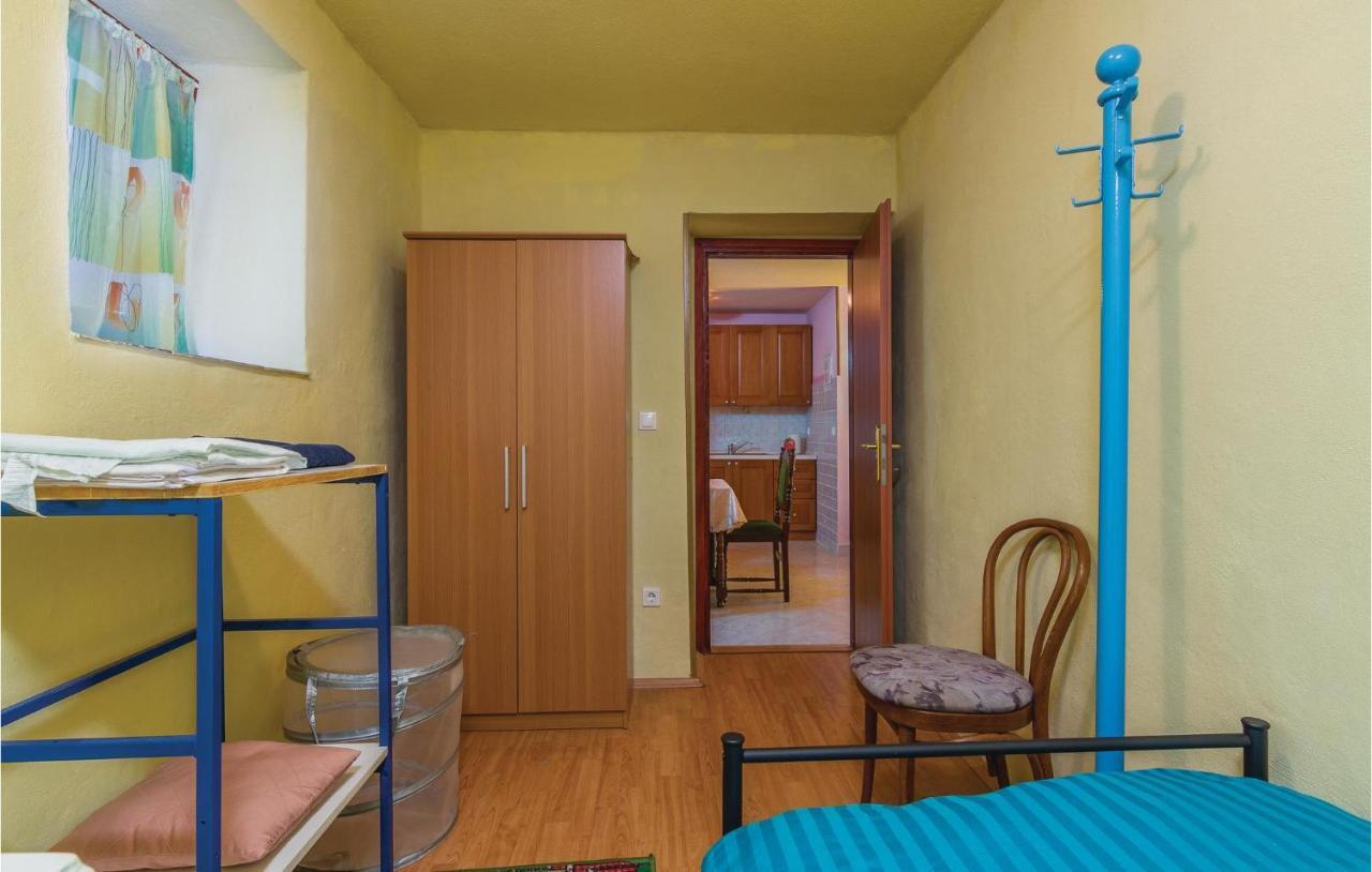 Pet Friendly Apartment In Porec With Wifi المظهر الخارجي الصورة