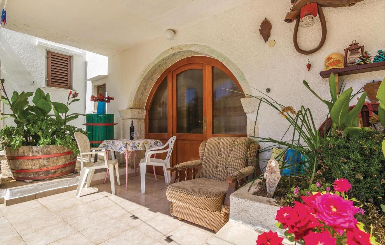 Pet Friendly Apartment In Porec With Wifi المظهر الخارجي الصورة