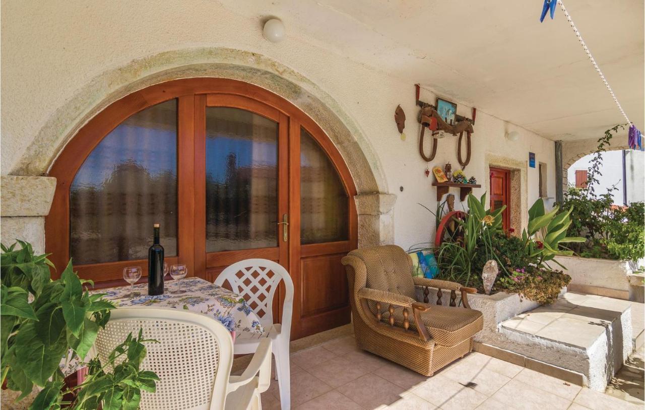 Pet Friendly Apartment In Porec With Wifi المظهر الخارجي الصورة