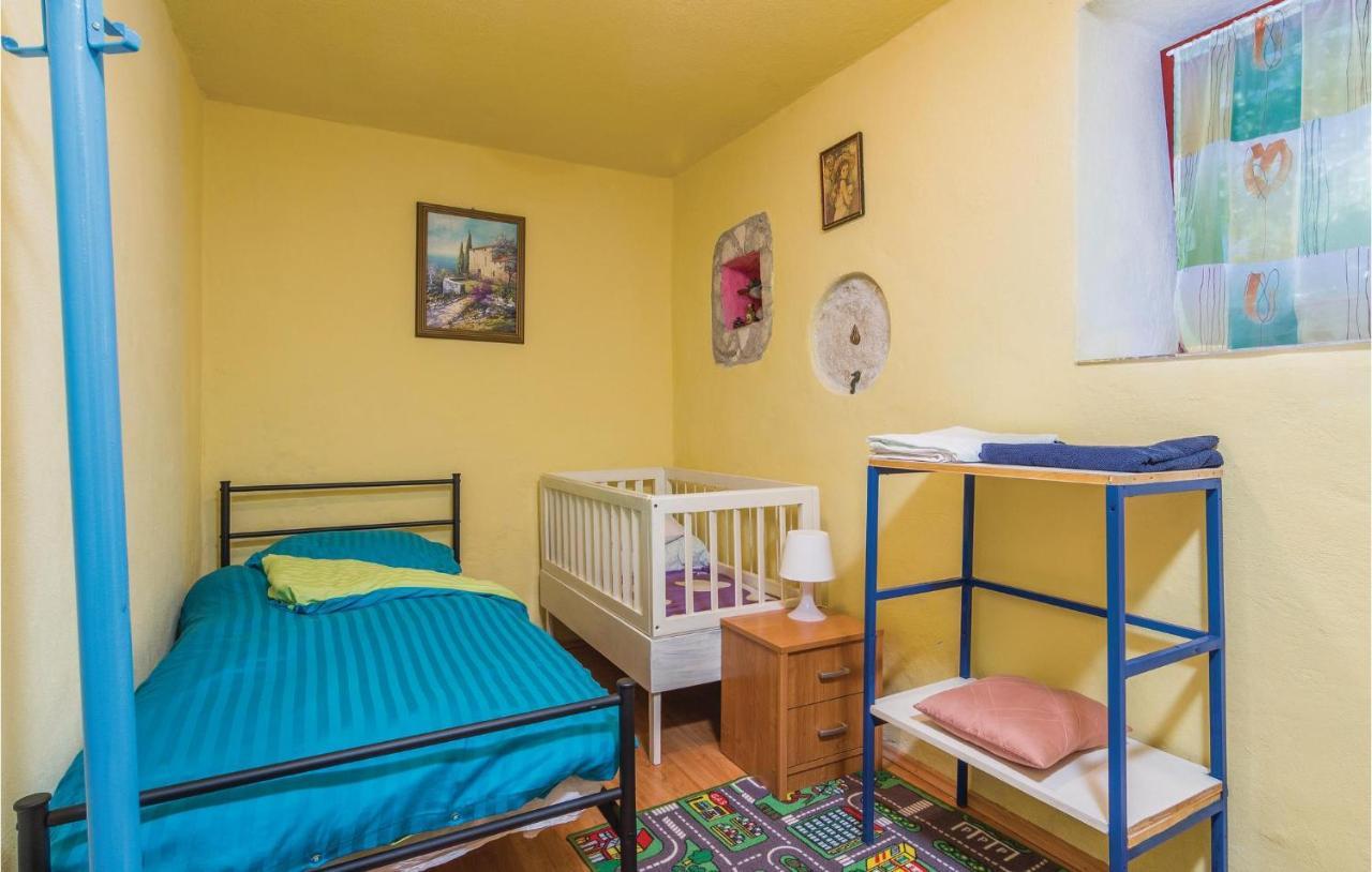 Pet Friendly Apartment In Porec With Wifi المظهر الخارجي الصورة