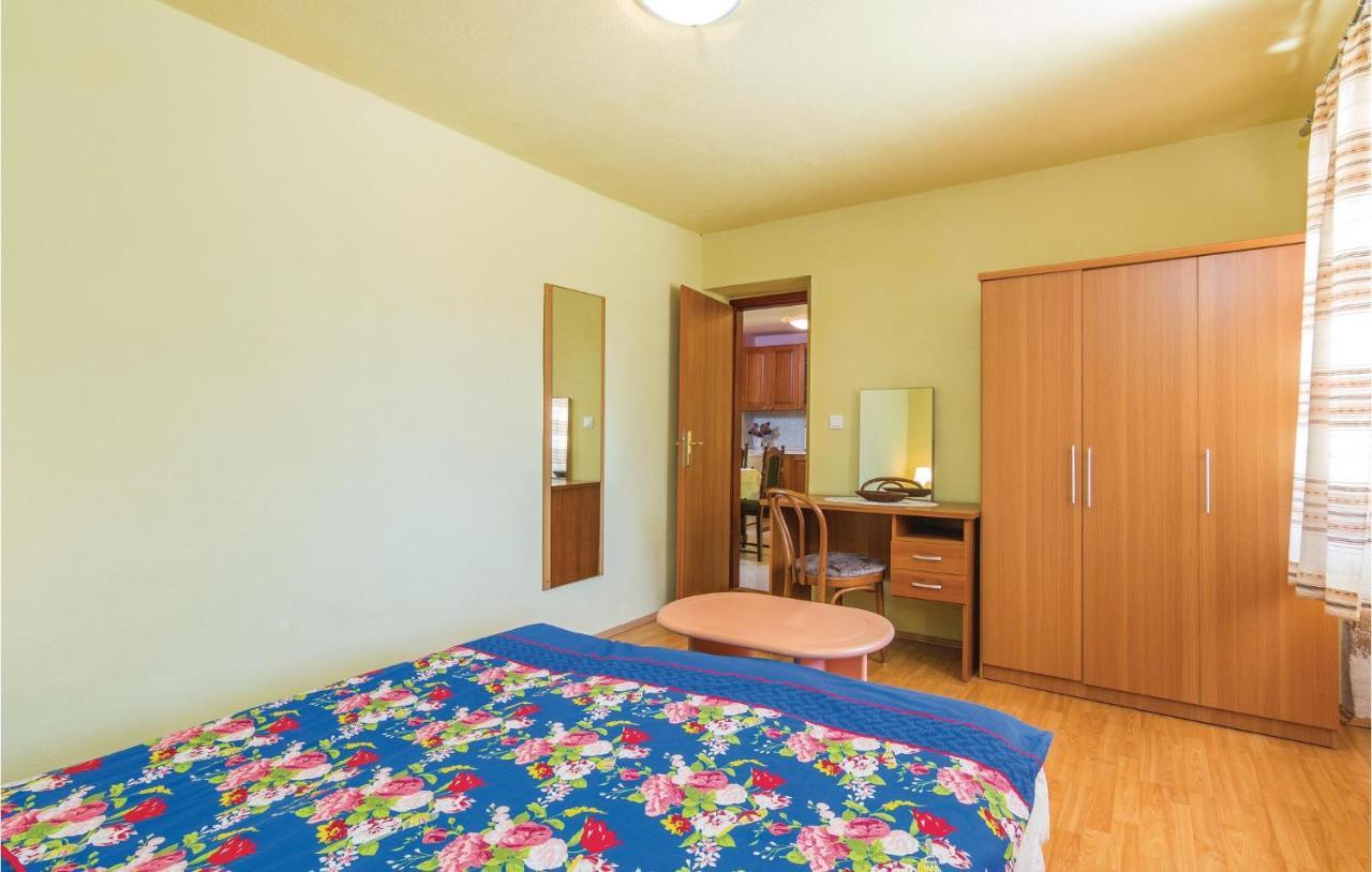Pet Friendly Apartment In Porec With Wifi المظهر الخارجي الصورة