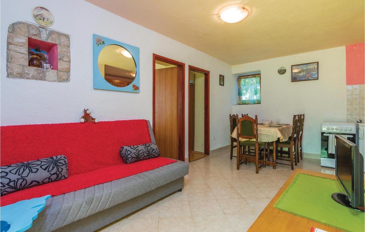 Pet Friendly Apartment In Porec With Wifi المظهر الخارجي الصورة